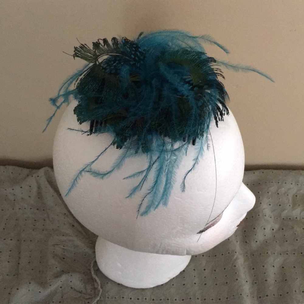 Blue feather hair comb